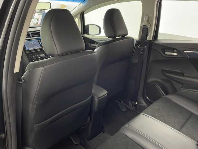 ホンダ シャトル ハイブリッド X 兵庫県 2017(平29)年 7.5万km クリスタルブラックパール ・純正ナビ/TV/SD/BT/CD/DVD/・バックカメラ/・ビルトインETC/・シティブレーキアクティブシステム/・横滑り防止/・オートワイパー/・パドルシフト/・クルーズコントロール/・ステアリングリモコン/・LEDオートライト/・フォグランプ/・ウインカーミラー/・ハーフレザー/・革巻きステアリング/・シートリフター/・チップアップシート/・社外15インチアルミホイール/・社外15インチアルミホイール付き冬タイヤ車載/・純正フロアマット/・ドアバイザー/・電動格納ミラー/・スマートキー/・プッシュスタート/・W＋サイドエアバック/・カーテンエアバック/・ECON