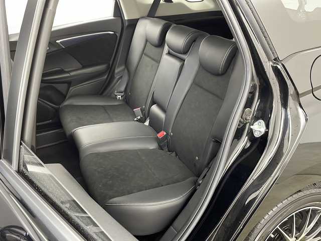 ホンダ シャトル ハイブリッド X 兵庫県 2017(平29)年 7.5万km クリスタルブラックパール ・純正ナビ/TV/SD/BT/CD/DVD/・バックカメラ/・ビルトインETC/・シティブレーキアクティブシステム/・横滑り防止/・オートワイパー/・パドルシフト/・クルーズコントロール/・ステアリングリモコン/・LEDオートライト/・フォグランプ/・ウインカーミラー/・ハーフレザー/・革巻きステアリング/・シートリフター/・チップアップシート/・社外15インチアルミホイール/・社外15インチアルミホイール付き冬タイヤ車載/・純正フロアマット/・ドアバイザー/・電動格納ミラー/・スマートキー/・プッシュスタート/・W＋サイドエアバック/・カーテンエアバック/・ECON