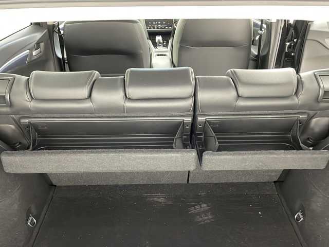 ホンダ シャトル ハイブリッド X 兵庫県 2017(平29)年 7.5万km クリスタルブラックパール ・純正ナビ/TV/SD/BT/CD/DVD/・バックカメラ/・ビルトインETC/・シティブレーキアクティブシステム/・横滑り防止/・オートワイパー/・パドルシフト/・クルーズコントロール/・ステアリングリモコン/・LEDオートライト/・フォグランプ/・ウインカーミラー/・ハーフレザー/・革巻きステアリング/・シートリフター/・チップアップシート/・社外15インチアルミホイール/・社外15インチアルミホイール付き冬タイヤ車載/・純正フロアマット/・ドアバイザー/・電動格納ミラー/・スマートキー/・プッシュスタート/・W＋サイドエアバック/・カーテンエアバック/・ECON