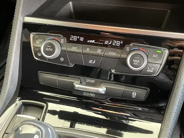 ＢＭＷ ２１８ｄ アクティブツアラー Mスポーツ 岩手県 2016(平28)年 6.6万km 白 ディーゼルターボ/パドルシフト/衝突被害軽減システム/コーナーセンサー/車線逸脱警報/横滑り防止装置/アイドリングストップ/可変スピードリミッター/走行モードセレクト/純正ナビ/ステアリングスイッチ/TVチューナー/バックカメラ/ETC/トノカバー/LEDヘッドライト/純正１７インチアルミホイール