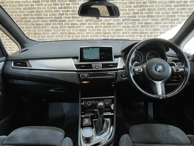 ＢＭＷ ２１８ｄ アクティブツアラー Mスポーツ 岩手県 2016(平28)年 6.6万km 白 ディーゼルターボ/パドルシフト/衝突被害軽減システム/コーナーセンサー/車線逸脱警報/横滑り防止装置/アイドリングストップ/可変スピードリミッター/走行モードセレクト/純正ナビ/ステアリングスイッチ/TVチューナー/バックカメラ/ETC/トノカバー/LEDヘッドライト/純正１７インチアルミホイール