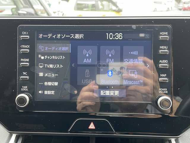 トヨタ ハリアー ハイブリッド G レザーパッケージ 兵庫県 2021(令3)年 3万km プレシャスブラックパール ワンオーナー/純正ディスプレイオーディオ/　Bluetooth/Miracast/USB/AUX/AM/FM/フルセグテレビ（走行中視聴可能）/純正ビルトインETC /デジタルインナーミラー/ブラインドスポットモニター/パワーバックドア/バックカメラ/ブレーキホールド/Innoアドバンスドカーラックス/ステアリングヒーター/パワーシート（D+N席）/シートヒーター（D+N席）/エアシート（D+N席）/アダプティブクルーズコントロール/パーキングアシスト/アンチロック・ブレーキ・システム/レーンキープアシスト/前後コーナーセンサー/盗難防止装置/衝突被害軽減システム/横滑り防止装置/オートマチックハイビーム/パワーウィンドウ/パワーステアリング/純正フロアマット/純正アルミホイール（18インチ）/エアバッグ（W+サイド）/LEDヘッドライト/スマートキー/スペアキー（1本）/保証書/取扱説明書