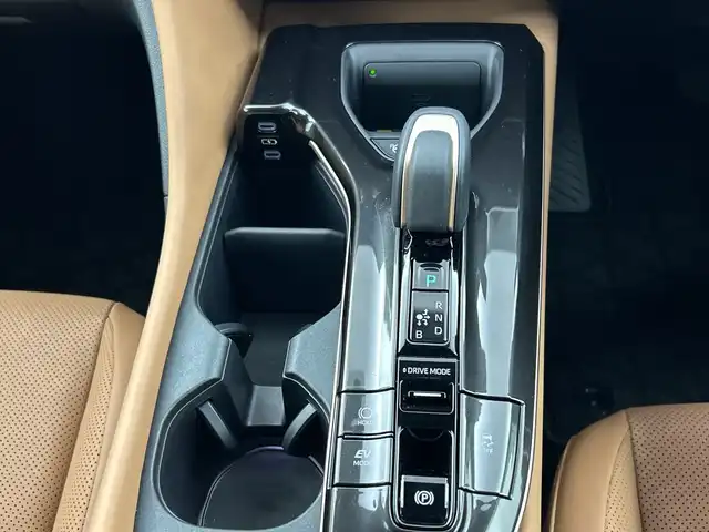 トヨタ クラウン スポーツ Z 三重県 2024(令6)年 0.5万km 赤Ⅱ /禁煙車//純正ナビ/　フルセグTV/Bluetooth/AppleCarplay//パノラマルーフ //ブラウンレザー//デジタルミラー //トヨタチームメイト //パノラミックビューモニター//アドバンストパーク //ハンズフリーパワーバックドア //本革シート //ベンチレーション //シートヒーター//BSM//ETC2.0//ステアリングスイッチ//レーダークルーズコントロール