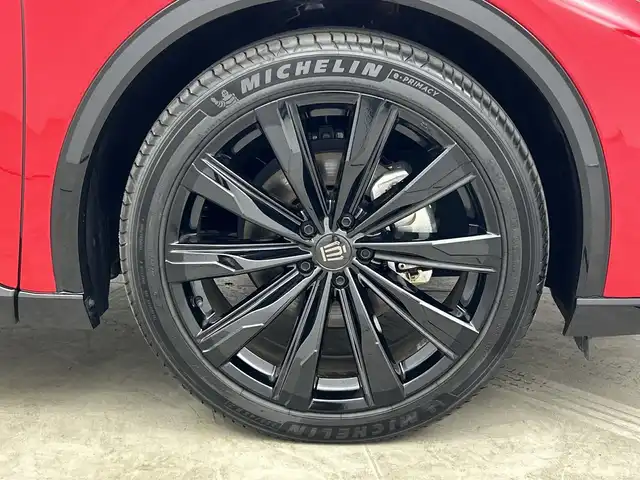 トヨタ クラウン スポーツ Z 三重県 2024(令6)年 0.5万km 赤Ⅱ /禁煙車//純正ナビ/　フルセグTV/Bluetooth/AppleCarplay//パノラマルーフ //ブラウンレザー//デジタルミラー //トヨタチームメイト //パノラミックビューモニター//アドバンストパーク //ハンズフリーパワーバックドア //本革シート //ベンチレーション //シートヒーター//BSM//ETC2.0//ステアリングスイッチ//レーダークルーズコントロール