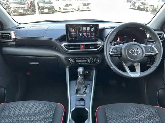 トヨタ ライズ Z 島根県 2023(令5)年 0.8万km シャイニングホワイトパール 登録時走行距離7886km/純正ディスプレイオーディオ(Apple Car Play/Android Auto/Bluetooth/ラジオ)/全周囲カメラ/サイドカメラ/フロントカメラ/バックカメラ/前席シートヒーター/ブラインドスポットモニター/前後コーナーセンサー/レーダークルーズコントロール/横滑り防止装置/レーンキープアシスト/衝突被害軽減ブレーキ/前後ドライブレコーダー/ETC/LEDヘッドライト/フォグランプ/オートライト/ウィンカーミラー/スマートキー(スペアキー×1)/純正AW/禁煙車