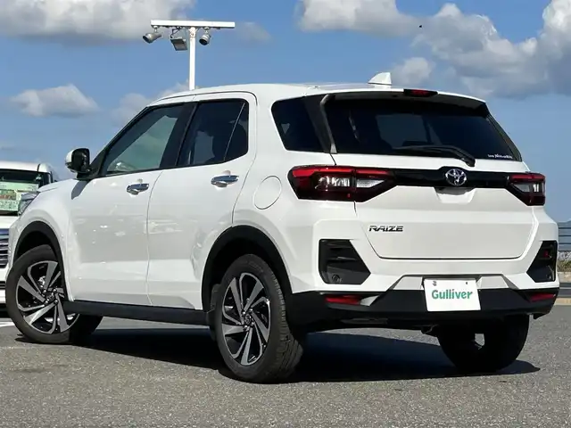 トヨタ ライズ Z 島根県 2023(令5)年 0.8万km シャイニングホワイトパール 登録時走行距離7886km/純正ディスプレイオーディオ(Apple Car Play/Android Auto/Bluetooth/ラジオ)/全周囲カメラ/サイドカメラ/フロントカメラ/バックカメラ/前席シートヒーター/ブラインドスポットモニター/前後コーナーセンサー/レーダークルーズコントロール/横滑り防止装置/レーンキープアシスト/衝突被害軽減ブレーキ/前後ドライブレコーダー/ETC/LEDヘッドライト/フォグランプ/オートライト/ウィンカーミラー/スマートキー(スペアキー×1)/純正AW/禁煙車