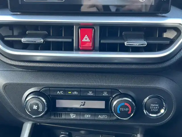 トヨタ ライズ Z 島根県 2023(令5)年 0.8万km シャイニングホワイトパール 登録時走行距離7886km/純正ディスプレイオーディオ(Apple Car Play/Android Auto/Bluetooth/ラジオ)/全周囲カメラ/サイドカメラ/フロントカメラ/バックカメラ/前席シートヒーター/ブラインドスポットモニター/前後コーナーセンサー/レーダークルーズコントロール/横滑り防止装置/レーンキープアシスト/衝突被害軽減ブレーキ/前後ドライブレコーダー/ETC/LEDヘッドライト/フォグランプ/オートライト/ウィンカーミラー/スマートキー(スペアキー×1)/純正AW/禁煙車