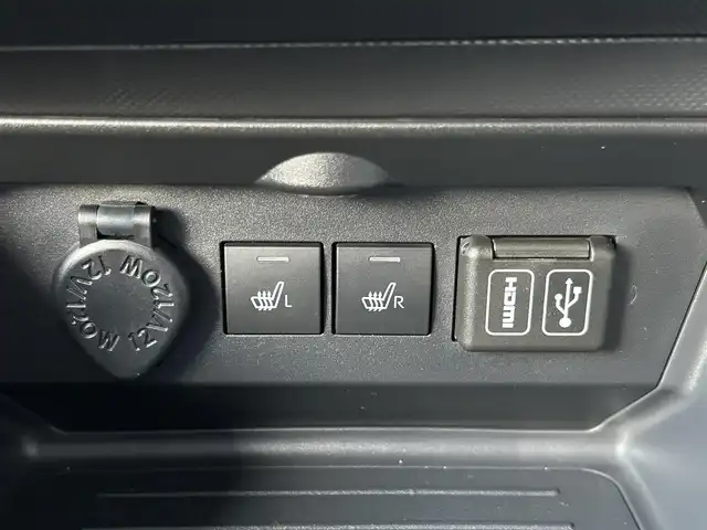 トヨタ ライズ Z 島根県 2023(令5)年 0.8万km シャイニングホワイトパール 登録時走行距離7886km/純正ディスプレイオーディオ(Apple Car Play/Android Auto/Bluetooth/ラジオ)/全周囲カメラ/サイドカメラ/フロントカメラ/バックカメラ/前席シートヒーター/ブラインドスポットモニター/前後コーナーセンサー/レーダークルーズコントロール/横滑り防止装置/レーンキープアシスト/衝突被害軽減ブレーキ/前後ドライブレコーダー/ETC/LEDヘッドライト/フォグランプ/オートライト/ウィンカーミラー/スマートキー(スペアキー×1)/純正AW/禁煙車