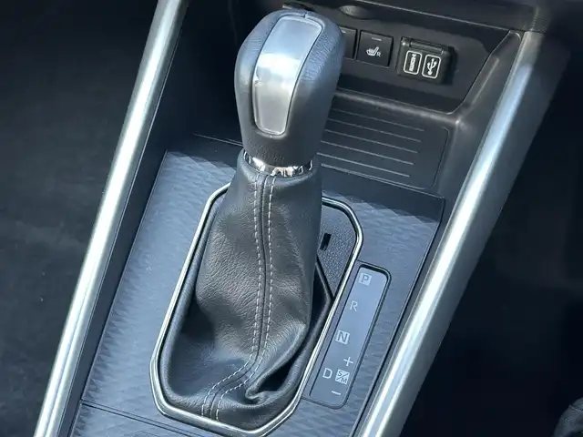 トヨタ ライズ Z 島根県 2023(令5)年 0.8万km シャイニングホワイトパール 登録時走行距離7886km/純正ディスプレイオーディオ(Apple Car Play/Android Auto/Bluetooth/ラジオ)/全周囲カメラ/サイドカメラ/フロントカメラ/バックカメラ/前席シートヒーター/ブラインドスポットモニター/前後コーナーセンサー/レーダークルーズコントロール/横滑り防止装置/レーンキープアシスト/衝突被害軽減ブレーキ/前後ドライブレコーダー/ETC/LEDヘッドライト/フォグランプ/オートライト/ウィンカーミラー/スマートキー(スペアキー×1)/純正AW/禁煙車