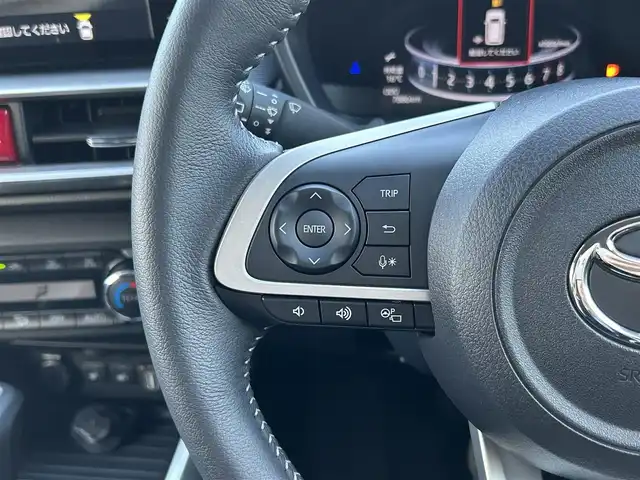 トヨタ ライズ Z 島根県 2023(令5)年 0.8万km シャイニングホワイトパール 登録時走行距離7886km/純正ディスプレイオーディオ(Apple Car Play/Android Auto/Bluetooth/ラジオ)/全周囲カメラ/サイドカメラ/フロントカメラ/バックカメラ/前席シートヒーター/ブラインドスポットモニター/前後コーナーセンサー/レーダークルーズコントロール/横滑り防止装置/レーンキープアシスト/衝突被害軽減ブレーキ/前後ドライブレコーダー/ETC/LEDヘッドライト/フォグランプ/オートライト/ウィンカーミラー/スマートキー(スペアキー×1)/純正AW/禁煙車