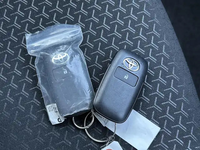 トヨタ ライズ Z 島根県 2023(令5)年 0.8万km シャイニングホワイトパール 登録時走行距離7886km/純正ディスプレイオーディオ(Apple Car Play/Android Auto/Bluetooth/ラジオ)/全周囲カメラ/サイドカメラ/フロントカメラ/バックカメラ/前席シートヒーター/ブラインドスポットモニター/前後コーナーセンサー/レーダークルーズコントロール/横滑り防止装置/レーンキープアシスト/衝突被害軽減ブレーキ/前後ドライブレコーダー/ETC/LEDヘッドライト/フォグランプ/オートライト/ウィンカーミラー/スマートキー(スペアキー×1)/純正AW/禁煙車