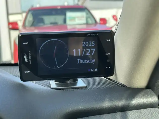 トヨタ クラウン ハイブリッド ロイヤルサルーンG 愛媛県 2014(平26)年 1.4万km プレシャスシルバー ・ワンオーナー/・サンルーフ/・メーカーオプションマルチナビ/CD/DVD/フルセグTV/MSV/USB/・バックカメラ/・クルーズコントロール/・ベージュ革シート/D/N/パワーシート/シートヒーター/エアーシート/D/メモリーシート/・ドラレコ前方/・社外レーダー/・コーナーセンサー/・スペアキー2本/うち１本カードキー