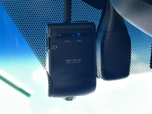 トヨタ クラウン ハイブリッド ロイヤルサルーンG 愛媛県 2014(平26)年 1.4万km プレシャスシルバー ・ワンオーナー/・サンルーフ/・メーカーオプションマルチナビ/CD/DVD/フルセグTV/MSV/USB/・バックカメラ/・クルーズコントロール/・ベージュ革シート/D/N/パワーシート/シートヒーター/エアーシート/D/メモリーシート/・ドラレコ前方/・社外レーダー/・コーナーセンサー/・スペアキー2本/うち１本カードキー