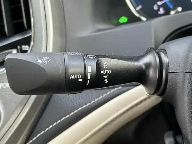 トヨタ クラウン ハイブリッド ロイヤルサルーンG 愛媛県 2014(平26)年 1.4万km プレシャスシルバー ・ワンオーナー/・サンルーフ/・メーカーオプションマルチナビ/CD/DVD/フルセグTV/MSV/USB/・バックカメラ/・クルーズコントロール/・ベージュ革シート/D/N/パワーシート/シートヒーター/エアーシート/D/メモリーシート/・ドラレコ前方/・社外レーダー/・コーナーセンサー/・スペアキー2本/うち１本カードキー