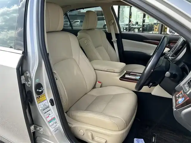 トヨタ クラウン ハイブリッド ロイヤルサルーンG 愛媛県 2014(平26)年 1.4万km プレシャスシルバー ・ワンオーナー/・サンルーフ/・メーカーオプションマルチナビ/CD/DVD/フルセグTV/MSV/USB/・バックカメラ/・クルーズコントロール/・ベージュ革シート/D/N/パワーシート/シートヒーター/エアーシート/D/メモリーシート/・ドラレコ前方/・社外レーダー/・コーナーセンサー/・スペアキー2本/うち１本カードキー