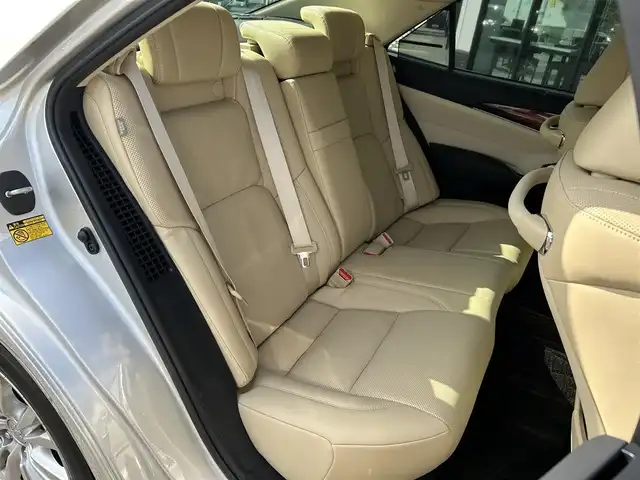 トヨタ クラウン ハイブリッド ロイヤルサルーンG 愛媛県 2014(平26)年 1.4万km プレシャスシルバー ・ワンオーナー/・サンルーフ/・メーカーオプションマルチナビ/CD/DVD/フルセグTV/MSV/USB/・バックカメラ/・クルーズコントロール/・ベージュ革シート/D/N/パワーシート/シートヒーター/エアーシート/D/メモリーシート/・ドラレコ前方/・社外レーダー/・コーナーセンサー/・スペアキー2本/うち１本カードキー