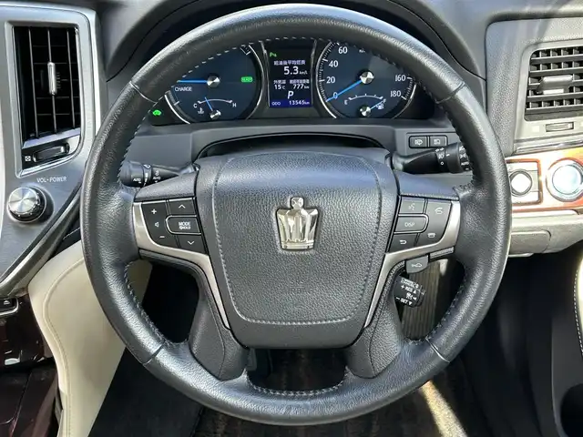 トヨタ クラウン ハイブリッド ロイヤルサルーンG 愛媛県 2014(平26)年 1.4万km プレシャスシルバー ・ワンオーナー/・サンルーフ/・メーカーオプションマルチナビ/CD/DVD/フルセグTV/MSV/USB/・バックカメラ/・クルーズコントロール/・ベージュ革シート/D/N/パワーシート/シートヒーター/エアーシート/D/メモリーシート/・ドラレコ前方/・社外レーダー/・コーナーセンサー/・スペアキー2本/うち１本カードキー