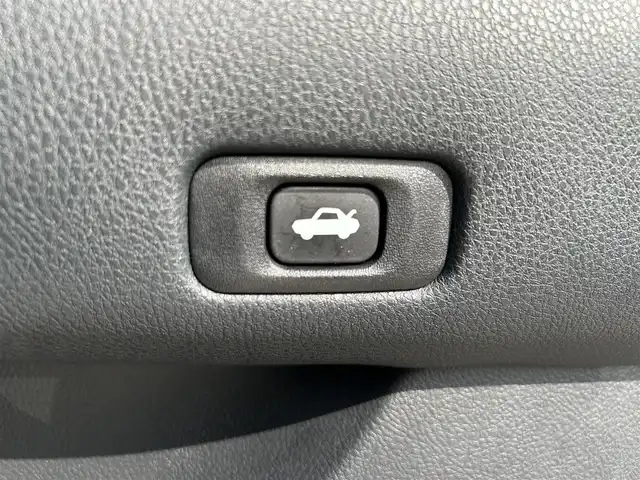 トヨタ クラウン ハイブリッド ロイヤルサルーンG 愛媛県 2014(平26)年 1.4万km プレシャスシルバー ・ワンオーナー/・サンルーフ/・メーカーオプションマルチナビ/CD/DVD/フルセグTV/MSV/USB/・バックカメラ/・クルーズコントロール/・ベージュ革シート/D/N/パワーシート/シートヒーター/エアーシート/D/メモリーシート/・ドラレコ前方/・社外レーダー/・コーナーセンサー/・スペアキー2本/うち１本カードキー