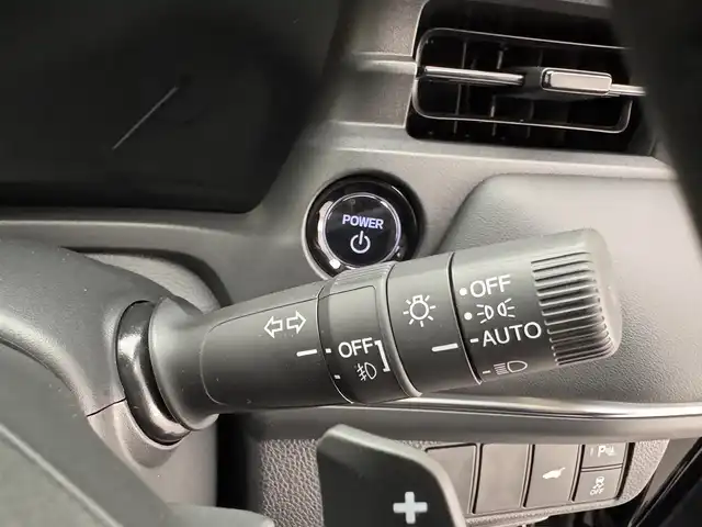 ホンダ ヴェゼル ハイブリッド e:HEV Z 兵庫県 2025(令7)年 0.1千km クリスタルブラックパール 登録済未使用車/純正メモリナビ/（BT、フルセグ、USB）/純正DA/（APPLECarPlay、AndroidAut）/ワイヤレス充電/バックカメラ/コーナーセンサー/パドルシフト/ステアリングヒーター/シートヒーター/ハーフレザー/ビルトインＥＴＣ２．０/ACC/PCS/BSM/LKA/オートハイビーム/LEDヘッドライト/LEDフォグランプ/パワーバックドア/スペアキー×１/純正18インチAW