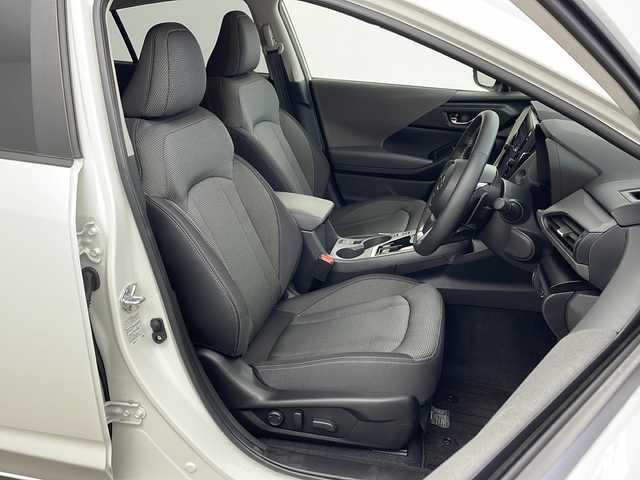 スバル クロストレック リミテッド 兵庫県 2023(令5)年 0.8万km クリスタルホワイトP ・純正11.6インチセンターディスプレイナビ/（TV/BT/USB/AUX)/・全方位カメラ/・ビルトインETC/・アイサイト/・プリクラッシュブレーキ/・エマージェンシーブレーキアシスト/・車線逸脱防止機能/・スバルリヤビークルディテクション(SRVD)/・ドライバーモニタリングシステム/・VDC/・オートビークルホールド(AVH)/・ステアリング連動ヘッドランプ（SRH）/・オートマチックハイビーム/・レーダークルーズコントロール/・SIーDRIVE/・パドルシフト/・運転席メモリー付きパワーシート/・前席シートヒーター/・ステアリングヒーター/・LEDフォグランプ/・リアフォグランプ/・スマートキー