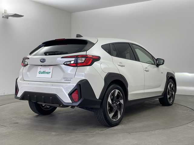 スバル クロストレック リミテッド 兵庫県 2023(令5)年 0.8万km クリスタルホワイトP ・純正11.6インチセンターディスプレイナビ/（TV/BT/USB/AUX)/・全方位カメラ/・ビルトインETC/・アイサイト/・プリクラッシュブレーキ/・エマージェンシーブレーキアシスト/・車線逸脱防止機能/・スバルリヤビークルディテクション(SRVD)/・ドライバーモニタリングシステム/・VDC/・オートビークルホールド(AVH)/・ステアリング連動ヘッドランプ（SRH）/・オートマチックハイビーム/・レーダークルーズコントロール/・SIーDRIVE/・パドルシフト/・運転席メモリー付きパワーシート/・前席シートヒーター/・ステアリングヒーター/・LEDフォグランプ/・リアフォグランプ/・スマートキー