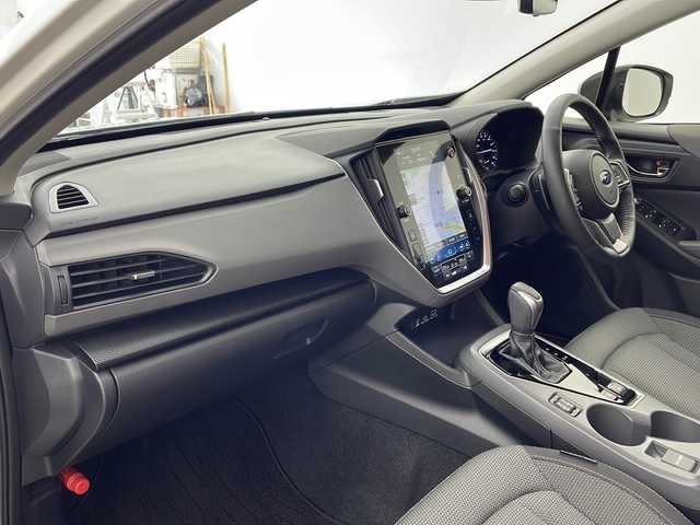 スバル クロストレック リミテッド 兵庫県 2023(令5)年 0.8万km クリスタルホワイトP ・純正11.6インチセンターディスプレイナビ/（TV/BT/USB/AUX)/・全方位カメラ/・ビルトインETC/・アイサイト/・プリクラッシュブレーキ/・エマージェンシーブレーキアシスト/・車線逸脱防止機能/・スバルリヤビークルディテクション(SRVD)/・ドライバーモニタリングシステム/・VDC/・オートビークルホールド(AVH)/・ステアリング連動ヘッドランプ（SRH）/・オートマチックハイビーム/・レーダークルーズコントロール/・SIーDRIVE/・パドルシフト/・運転席メモリー付きパワーシート/・前席シートヒーター/・ステアリングヒーター/・LEDフォグランプ/・リアフォグランプ/・スマートキー