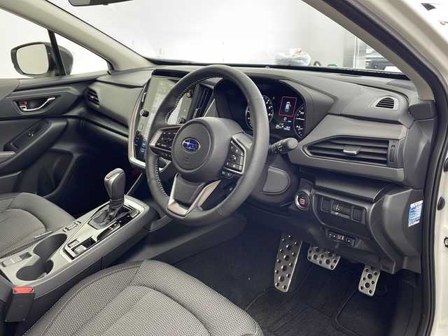 スバル クロストレック リミテッド 兵庫県 2023(令5)年 0.8万km クリスタルホワイトP ・純正11.6インチセンターディスプレイナビ/（TV/BT/USB/AUX)/・全方位カメラ/・ビルトインETC/・アイサイト/・プリクラッシュブレーキ/・エマージェンシーブレーキアシスト/・車線逸脱防止機能/・スバルリヤビークルディテクション(SRVD)/・ドライバーモニタリングシステム/・VDC/・オートビークルホールド(AVH)/・ステアリング連動ヘッドランプ（SRH）/・オートマチックハイビーム/・レーダークルーズコントロール/・SIーDRIVE/・パドルシフト/・運転席メモリー付きパワーシート/・前席シートヒーター/・ステアリングヒーター/・LEDフォグランプ/・リアフォグランプ/・スマートキー