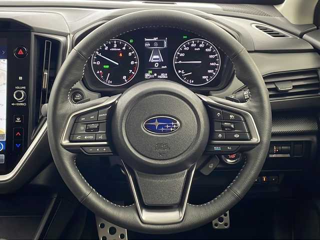 スバル クロストレック リミテッド 兵庫県 2023(令5)年 0.8万km クリスタルホワイトP ・純正11.6インチセンターディスプレイナビ/（TV/BT/USB/AUX)/・全方位カメラ/・ビルトインETC/・アイサイト/・プリクラッシュブレーキ/・エマージェンシーブレーキアシスト/・車線逸脱防止機能/・スバルリヤビークルディテクション(SRVD)/・ドライバーモニタリングシステム/・VDC/・オートビークルホールド(AVH)/・ステアリング連動ヘッドランプ（SRH）/・オートマチックハイビーム/・レーダークルーズコントロール/・SIーDRIVE/・パドルシフト/・運転席メモリー付きパワーシート/・前席シートヒーター/・ステアリングヒーター/・LEDフォグランプ/・リアフォグランプ/・スマートキー