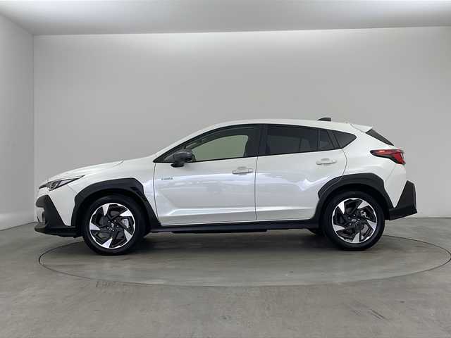 スバル クロストレック リミテッド 兵庫県 2023(令5)年 0.8万km クリスタルホワイトP ・純正11.6インチセンターディスプレイナビ/（TV/BT/USB/AUX)/・全方位カメラ/・ビルトインETC/・アイサイト/・プリクラッシュブレーキ/・エマージェンシーブレーキアシスト/・車線逸脱防止機能/・スバルリヤビークルディテクション(SRVD)/・ドライバーモニタリングシステム/・VDC/・オートビークルホールド(AVH)/・ステアリング連動ヘッドランプ（SRH）/・オートマチックハイビーム/・レーダークルーズコントロール/・SIーDRIVE/・パドルシフト/・運転席メモリー付きパワーシート/・前席シートヒーター/・ステアリングヒーター/・LEDフォグランプ/・リアフォグランプ/・スマートキー