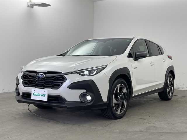 スバル クロストレック リミテッド 兵庫県 2023(令5)年 0.8万km クリスタルホワイトP ・純正11.6インチセンターディスプレイナビ/（TV/BT/USB/AUX)/・全方位カメラ/・ビルトインETC/・アイサイト/・プリクラッシュブレーキ/・エマージェンシーブレーキアシスト/・車線逸脱防止機能/・スバルリヤビークルディテクション(SRVD)/・ドライバーモニタリングシステム/・VDC/・オートビークルホールド(AVH)/・ステアリング連動ヘッドランプ（SRH）/・オートマチックハイビーム/・レーダークルーズコントロール/・SIーDRIVE/・パドルシフト/・運転席メモリー付きパワーシート/・前席シートヒーター/・ステアリングヒーター/・LEDフォグランプ/・リアフォグランプ/・スマートキー