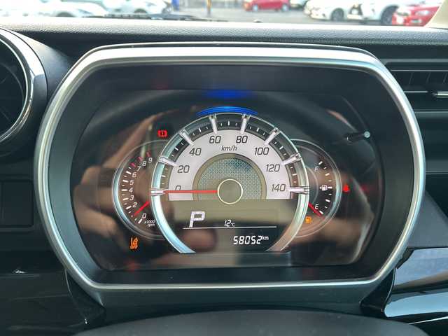 スズキ スペーシア カスタム HYBRID XS 岐阜県 2019(平31)年 5.8万km ピュアホワイトP 登録時走行距離58052km/両側パワースライドドア/社外ＳＤナビ/禁煙車/バックカメラ/ドライブレコーダー/レーンキープアシスト/コーナーセンサー/ＬＥＤヘッドライト/ハーフレザーシート/シートヒーター/フロントフォグランプ/オートライト/Bluetooth接続/CDチェンジャー/ETC/純正アルミホイール/ドアバイザー/プッシュスタート/スマートキー/アイドリングストップ/衝突被害軽減システム