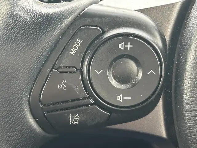 トヨタ プリウス ＰＨＶ S GRスポーツ 岡山県 2019(令1)年 11万km ホワイトパールクリスタルシャイン 登録時走行距離109597km/純正9インチナビ/フルセグTV(AM/FM/CD/DVD/Bluetooth)/バックカメラ/ビルトインETC2.0/ドライブレコーダー/トヨタセーフティセンス/・レーダークルーズコントロール/・プリクラッシュセーフティ/・オートマチックハイビーム/・レーントレーシングアシスト/横滑り防止装置/D/N席シートヒーター/純正フロアマット/18インチ純正AW/LEDヘッドライト/プッシュスタート/スマートキー/充電ケーブル