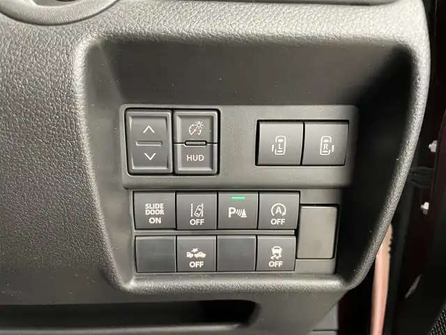 スズキ ソリオ HV MZ 大分県 2023(令5)年 5.6万km メロウディープレッドパール スズキセーフティーサポート/・デュアルセンサーブレーキサポート/・標識認識機能/・発進お知らせ機能/・アダプティブクルーズコントロール/・車線維持支援機能/・ハイビームアシスト/社外ナビ/（フルセグ/Bluetooth/CD/DVD)/ヘッドアップディスプレイ/ETC/前席シートヒーター/ステアリングスイッチ/両側パワースライドドア/オートライト/LEDヘッドライト/社外デジタルインナーミラー/電動格納ミラー/純正アルミホイール