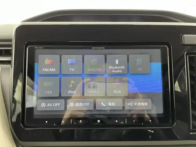 スズキ ソリオ HV MZ 大分県 2023(令5)年 5.6万km メロウディープレッドパール スズキセーフティーサポート/・デュアルセンサーブレーキサポート/・標識認識機能/・発進お知らせ機能/・アダプティブクルーズコントロール/・車線維持支援機能/・ハイビームアシスト/社外ナビ/（フルセグ/Bluetooth/CD/DVD)/ヘッドアップディスプレイ/ETC/前席シートヒーター/ステアリングスイッチ/両側パワースライドドア/オートライト/LEDヘッドライト/社外デジタルインナーミラー/電動格納ミラー/純正アルミホイール