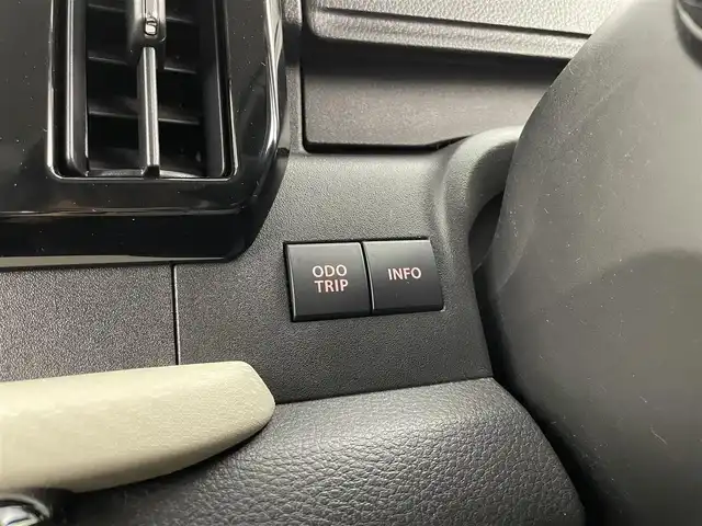 スズキ ソリオ HV MZ 大分県 2023(令5)年 5.6万km メロウディープレッドパール スズキセーフティーサポート/・デュアルセンサーブレーキサポート/・標識認識機能/・発進お知らせ機能/・アダプティブクルーズコントロール/・車線維持支援機能/・ハイビームアシスト/社外ナビ/（フルセグ/Bluetooth/CD/DVD)/ヘッドアップディスプレイ/ETC/前席シートヒーター/ステアリングスイッチ/両側パワースライドドア/オートライト/LEDヘッドライト/社外デジタルインナーミラー/電動格納ミラー/純正アルミホイール