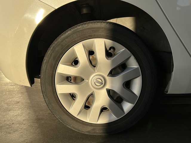 日産 リーフ S 静岡県 2017(平29)年 8.6万km パール ワンオーナー/純正メモリナビ（AM.FM.CD.Bluetooth）/フルセグTV/ETC/バックカメラ/アイドリングストップ/ハンドルヒーター/ドアバイザー/パワーウィンドウ/取扱説明書、保証書、記録簿/シートヒーター