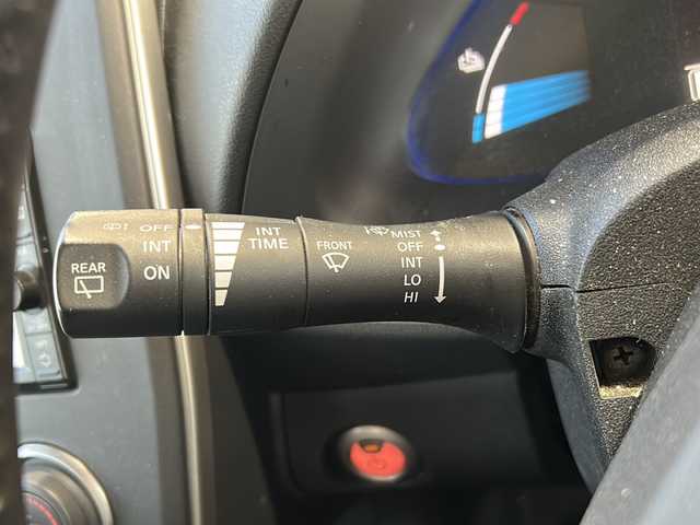 日産 リーフ S 静岡県 2017(平29)年 8.6万km パール ワンオーナー/純正メモリナビ（AM.FM.CD.Bluetooth）/フルセグTV/ETC/バックカメラ/アイドリングストップ/ハンドルヒーター/ドアバイザー/パワーウィンドウ/取扱説明書、保証書、記録簿/シートヒーター