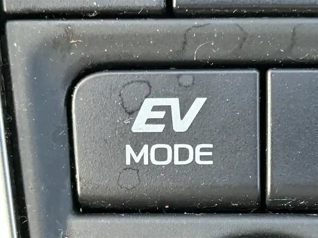 トヨタ カムリ WS ブラックエディション 岡山県 2021(令3)年 6.5万km プレシャスブラックパール 登録時走行距離65032km/純正ナビ/(AM.FM.BT)/バックカメラ/ETC2.0/ブラインドスポットモニター/シートヒーター/クリアランスソナー/衝突軽減ブレーキ/横滑り防止装置/クルーズコントロール(追従走行あり)/車線逸脱警報（レーンキープアシスト）/オートライト/オートマチックハイビーム/アイドリングストップ/電動リアゲート/18インチ純正AW/純正フロアマット/ハーフレザーシート/D+N席パワーシート