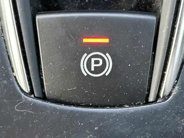 トヨタ カムリ WS ブラックエディション 岡山県 2021(令3)年 6.5万km プレシャスブラックパール 登録時走行距離65032km/純正ナビ/(AM.FM.BT)/バックカメラ/ETC2.0/ブラインドスポットモニター/シートヒーター/クリアランスソナー/衝突軽減ブレーキ/横滑り防止装置/クルーズコントロール(追従走行あり)/車線逸脱警報（レーンキープアシスト）/オートライト/オートマチックハイビーム/アイドリングストップ/電動リアゲート/18インチ純正AW/純正フロアマット/ハーフレザーシート/D+N席パワーシート