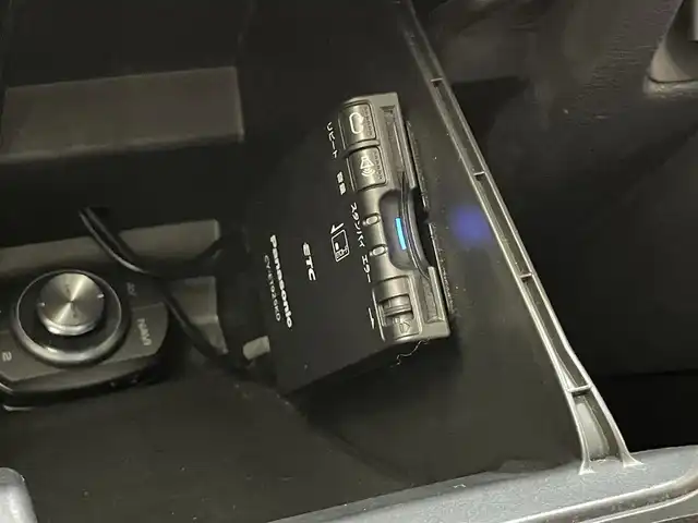 スズキ クロスビー HYBRID MZ 愛知県 2018(平30)年 6.8万km キャラバンアイボリーパールメタリック/ホワイト 2トーンルーフ 社外８型ナビ　シートヒーター　禁煙車　ドライブレコーダー　クリムソンホイール　ローダウン　パドルシフト　デュアルセンサーブレーキ　衝突軽減　車線逸脱　クルーズコントロール　ＬＥＤライト　フォグランプ