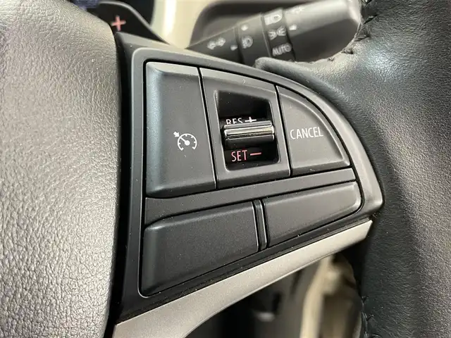 スズキ クロスビー HYBRID MZ 愛知県 2018(平30)年 6.8万km キャラバンアイボリーパールメタリック/ホワイト 2トーンルーフ 社外８型ナビ　シートヒーター　禁煙車　ドライブレコーダー　クリムソンホイール　ローダウン　パドルシフト　デュアルセンサーブレーキ　衝突軽減　車線逸脱　クルーズコントロール　ＬＥＤライト　フォグランプ