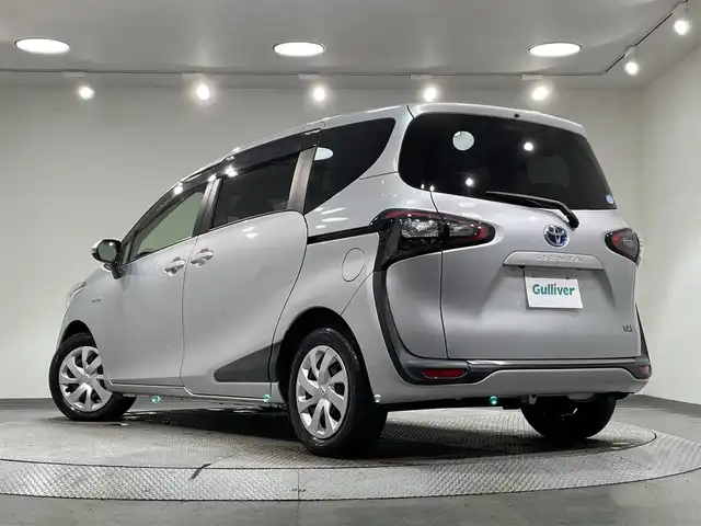 トヨタ シエンタ ハイブリッド G 愛知県 2018(平30)年 5.5万km シルバーM 純正SDナビ/CD/DVD/BT/フルセグTV/バックカメラ/シートヒーター/LEDヘッドライト/オートライト/両側パワースライドドア/ETC/トヨタセーフティーセンス/衝突軽減ブレーキ/車線逸脱警報/先行車発進お知らせ機能/オートハイビーム/革巻きステアリング/スマートキー/プッシュスタート