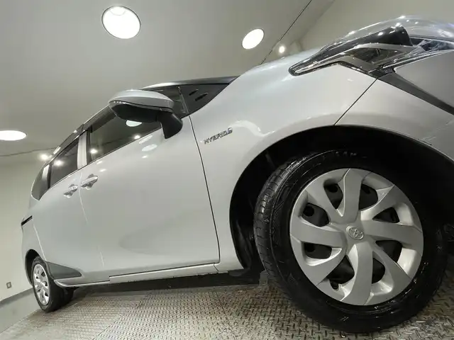 トヨタ シエンタ ハイブリッド G 愛知県 2018(平30)年 5.5万km シルバーM 純正SDナビ/CD/DVD/BT/フルセグTV/バックカメラ/シートヒーター/LEDヘッドライト/オートライト/両側パワースライドドア/ETC/トヨタセーフティーセンス/衝突軽減ブレーキ/車線逸脱警報/先行車発進お知らせ機能/オートハイビーム/革巻きステアリング/スマートキー/プッシュスタート