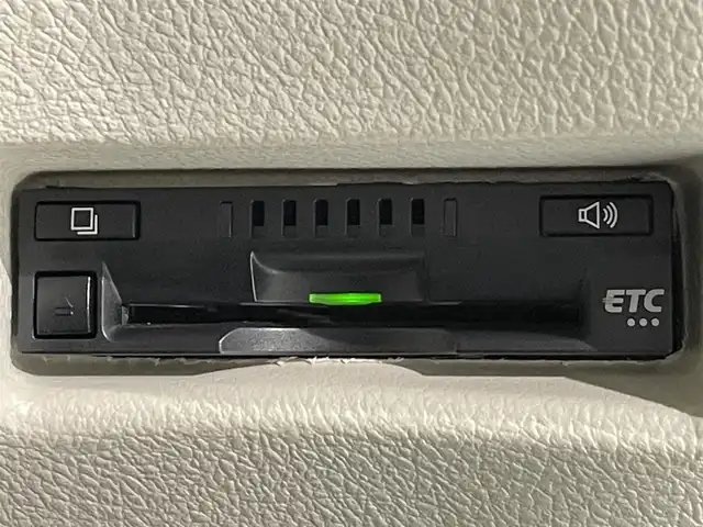 トヨタ シエンタ ハイブリッド G 愛知県 2018(平30)年 5.5万km シルバーM 純正SDナビ/CD/DVD/BT/フルセグTV/バックカメラ/シートヒーター/LEDヘッドライト/オートライト/両側パワースライドドア/ETC/トヨタセーフティーセンス/衝突軽減ブレーキ/車線逸脱警報/先行車発進お知らせ機能/オートハイビーム/革巻きステアリング/スマートキー/プッシュスタート