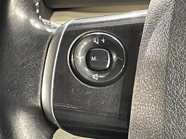 トヨタ シエンタ ハイブリッド G 愛知県 2018(平30)年 5.5万km シルバーM 純正SDナビ/CD/DVD/BT/フルセグTV/バックカメラ/シートヒーター/LEDヘッドライト/オートライト/両側パワースライドドア/ETC/トヨタセーフティーセンス/衝突軽減ブレーキ/車線逸脱警報/先行車発進お知らせ機能/オートハイビーム/革巻きステアリング/スマートキー/プッシュスタート