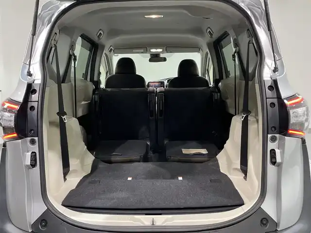 トヨタ シエンタ ハイブリッド G 愛知県 2018(平30)年 5.5万km シルバーM 純正SDナビ/CD/DVD/BT/フルセグTV/バックカメラ/シートヒーター/LEDヘッドライト/オートライト/両側パワースライドドア/ETC/トヨタセーフティーセンス/衝突軽減ブレーキ/車線逸脱警報/先行車発進お知らせ機能/オートハイビーム/革巻きステアリング/スマートキー/プッシュスタート