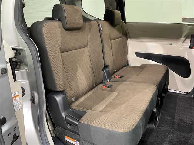 トヨタ シエンタ ハイブリッド G 愛知県 2018(平30)年 5.5万km シルバーM 純正SDナビ/CD/DVD/BT/フルセグTV/バックカメラ/シートヒーター/LEDヘッドライト/オートライト/両側パワースライドドア/ETC/トヨタセーフティーセンス/衝突軽減ブレーキ/車線逸脱警報/先行車発進お知らせ機能/オートハイビーム/革巻きステアリング/スマートキー/プッシュスタート