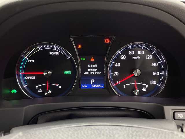 トヨタ クラウン ハイブリッド アスリートG 鹿児島県 2013(平25)年 5.5万km ホワイトパールクリスタルシャイン 純正ナビ/(フルセグTV/BT/CD/DVD/FM/AM)/バックカメラ/衝突被害軽減システム/車線逸脱警報/クルーズコントロール/サンルーフ/レザーシート/横滑り防止装置/ビルトインETC/ドライブレコーダー/アイドリングストップ/フォグランプ/オートライト/ウィンカーミラー/電動格納ミラー/純正18インチAW/シートヒーター/エアシート/シートリフター/ステアリングヒーター/メモリー機能付きパワーシート/プッシュスタート/スマートキー/フロアマット/ドアバイザー/スペアキー/取扱説明書/保証書