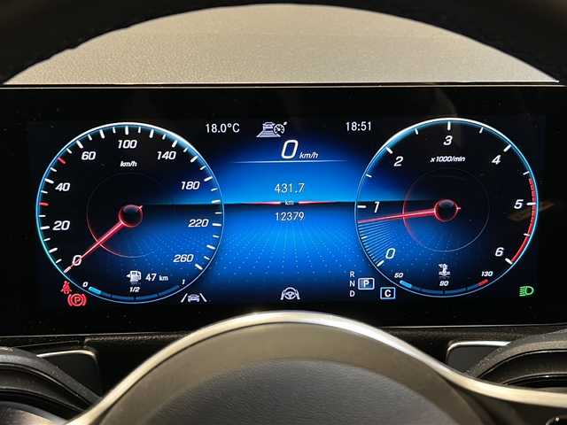 メルセデス・ベンツ Ｍ・ベンツ ＧＬＢ２００ｄ 4マチック 新潟県 2023(令5)年 1.3万km デジタルホワイト パナメリカーナグリル/AMG18インチアルミホイール/レーダーセーフティパッケージ/-アクティブブラインドスポットアシスト/-自動再発進機能/-降車時警告機能/-アクティブステアリングアシスト/-アクティブディスタンスアシストディストロニック/純正HDDナビ/フルセグTV/360°カメラシステム/ETC2.0/ドライブレコーダー/ハーフレザーシート/シートヒーター/パワーバックドア/パークトロニック/パドルシフト