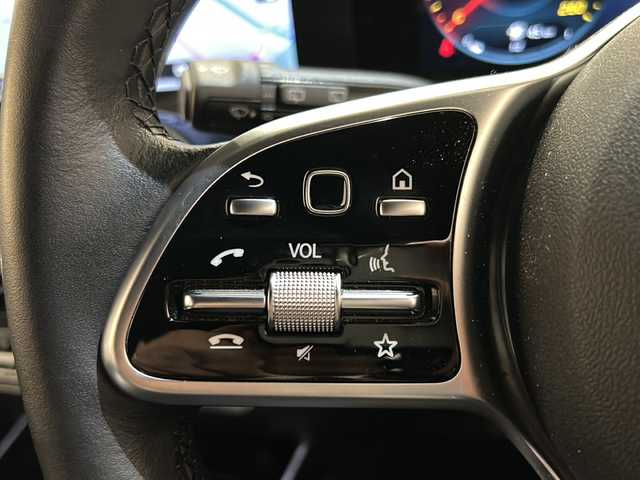 メルセデス・ベンツ Ｍ・ベンツ ＧＬＢ２００ｄ 4マチック 新潟県 2023(令5)年 1.3万km デジタルホワイト パナメリカーナグリル/AMG18インチアルミホイール/レーダーセーフティパッケージ/-アクティブブラインドスポットアシスト/-自動再発進機能/-降車時警告機能/-アクティブステアリングアシスト/-アクティブディスタンスアシストディストロニック/純正HDDナビ/フルセグTV/360°カメラシステム/ETC2.0/ドライブレコーダー/ハーフレザーシート/シートヒーター/パワーバックドア/パークトロニック/パドルシフト